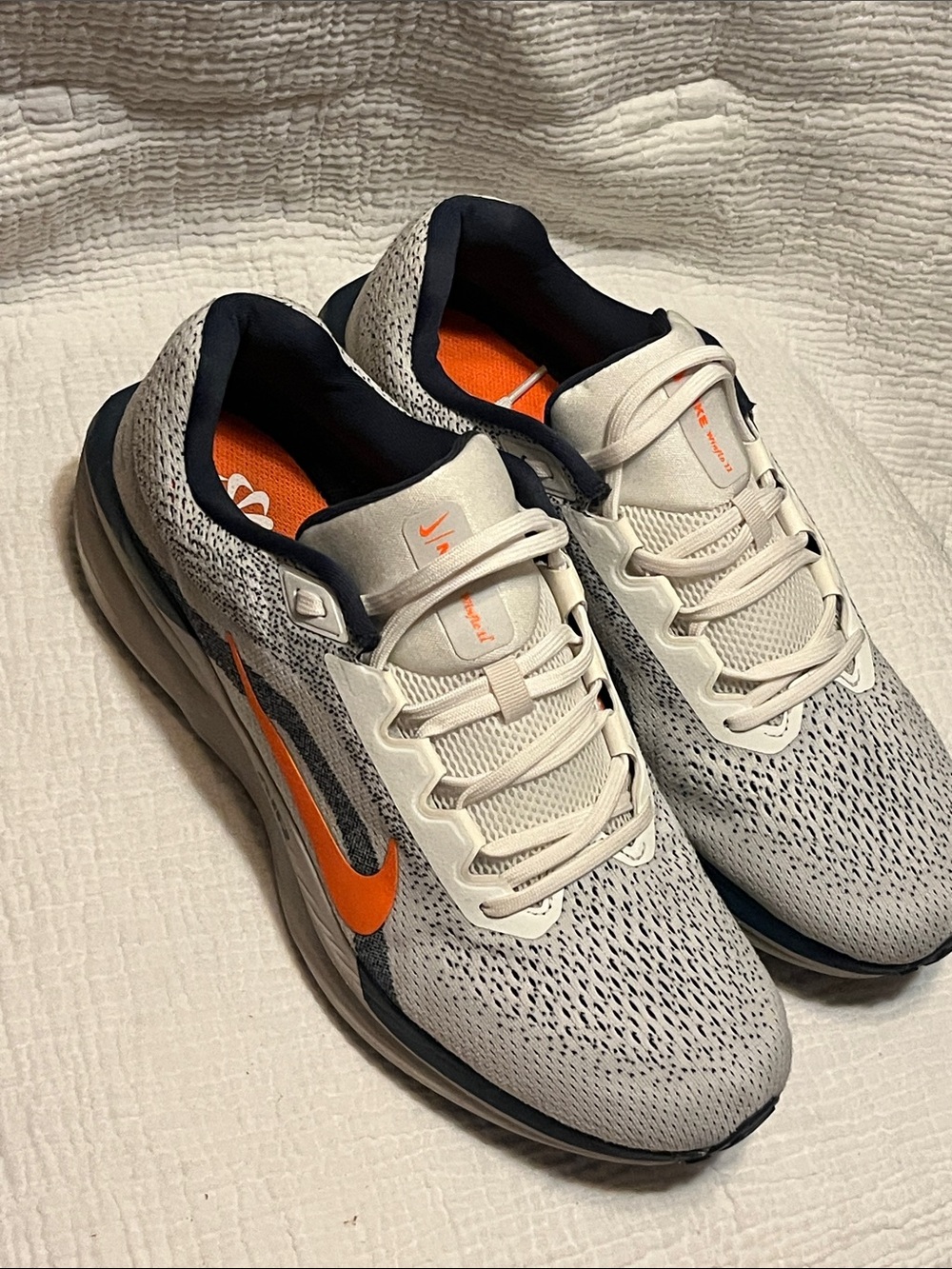 Nike VINFLO 11 Men’s Athletic Running Shoes - Light Gray Size M 12/W 13.5